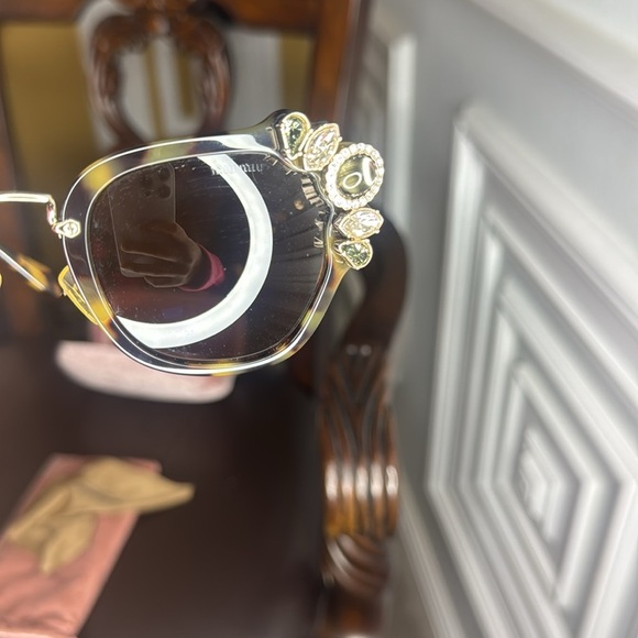 MiuMiu Cat Eye Sunnines - Picture 8 of 16